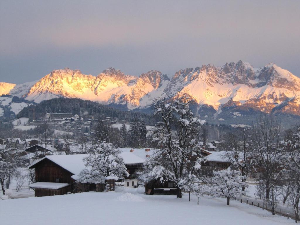 Haus Friedl Hotell Kitzbühel Exteriör bild